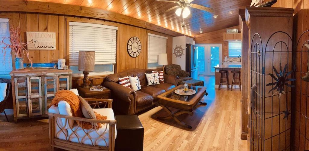 Comfy Beach House On Веро Бийч Екстериор снимка